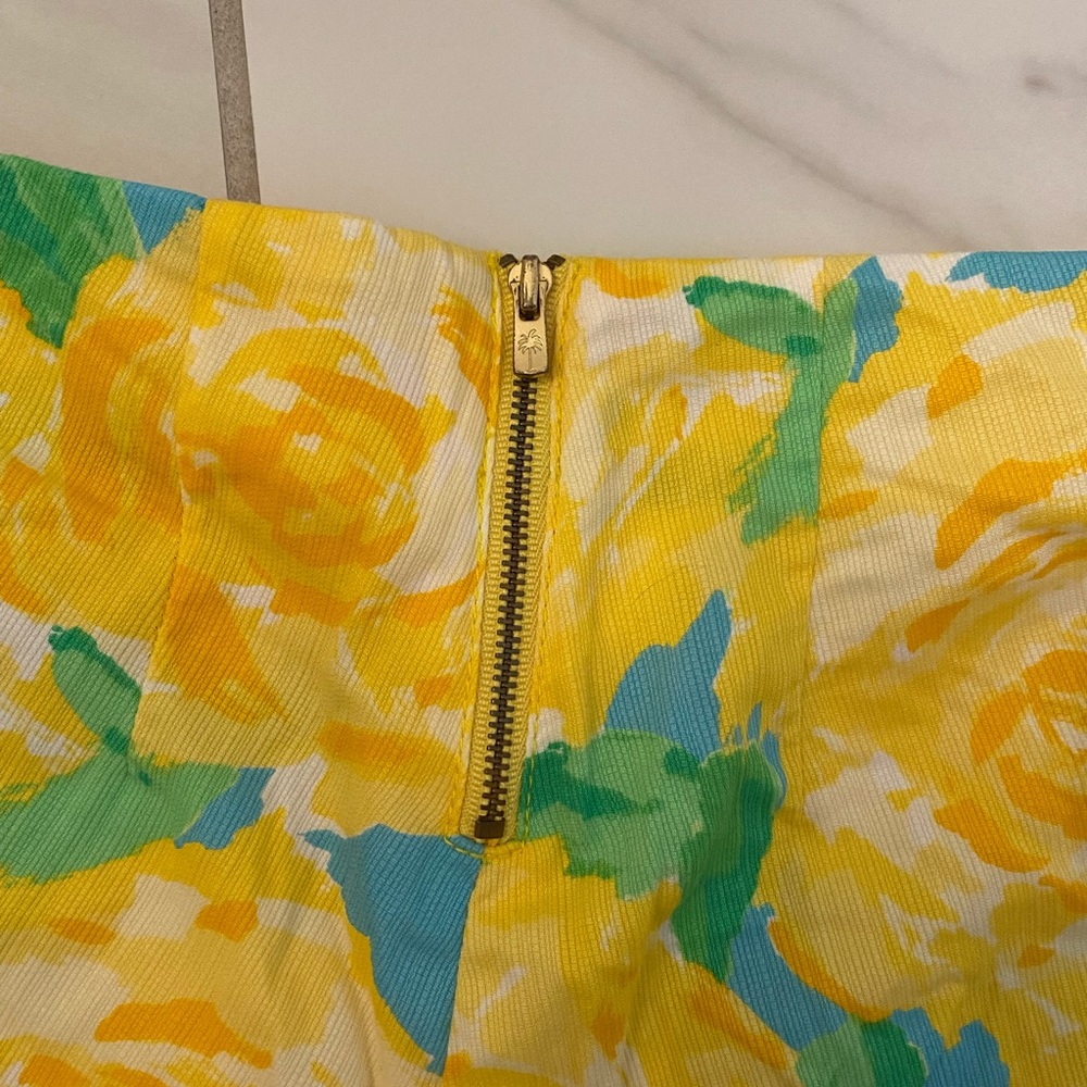 Lilly Pulitzer Shorts - Picture 5 of 6